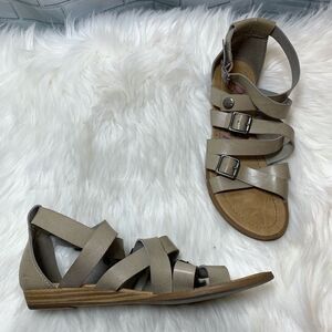 Blowfish Triple Cross Buckle Strap Sandals Size 9